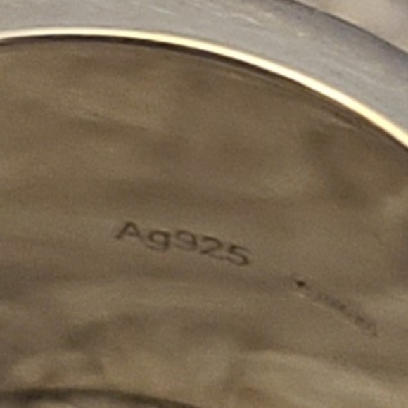 GUCCI STERLING SILVER SIZE 6 RING. NEW IN THE ORIGINAL BOX. - Picture 5 of 7